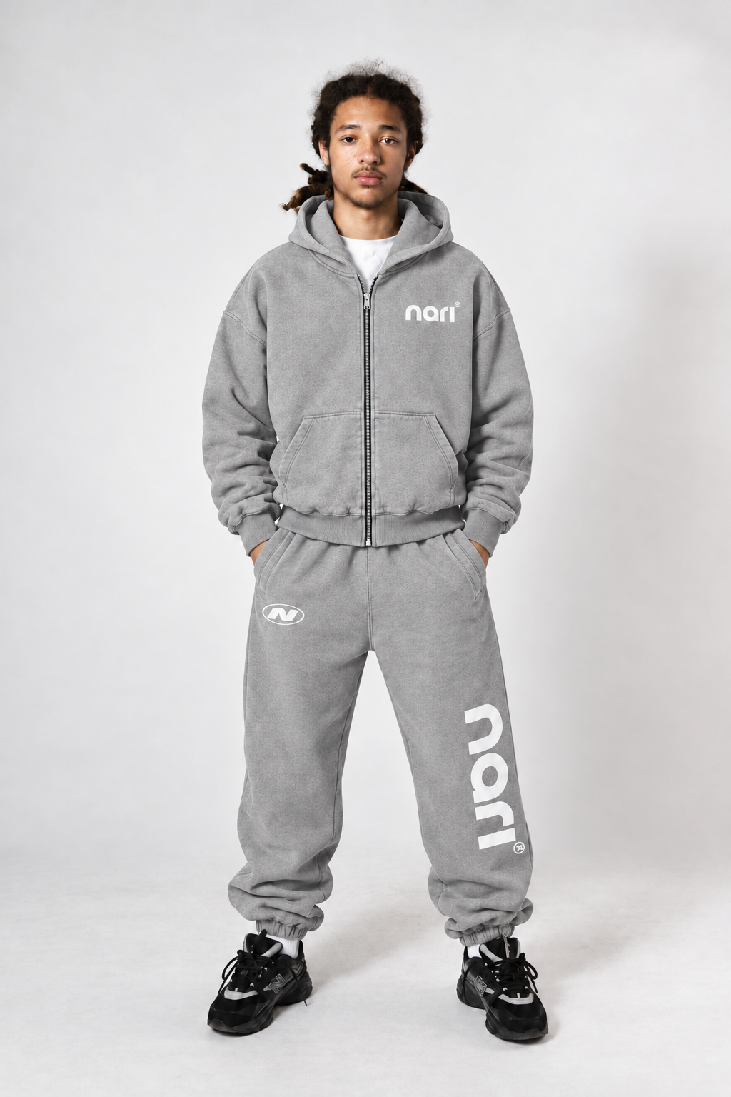 PRIVÉ SET — PLATINUM